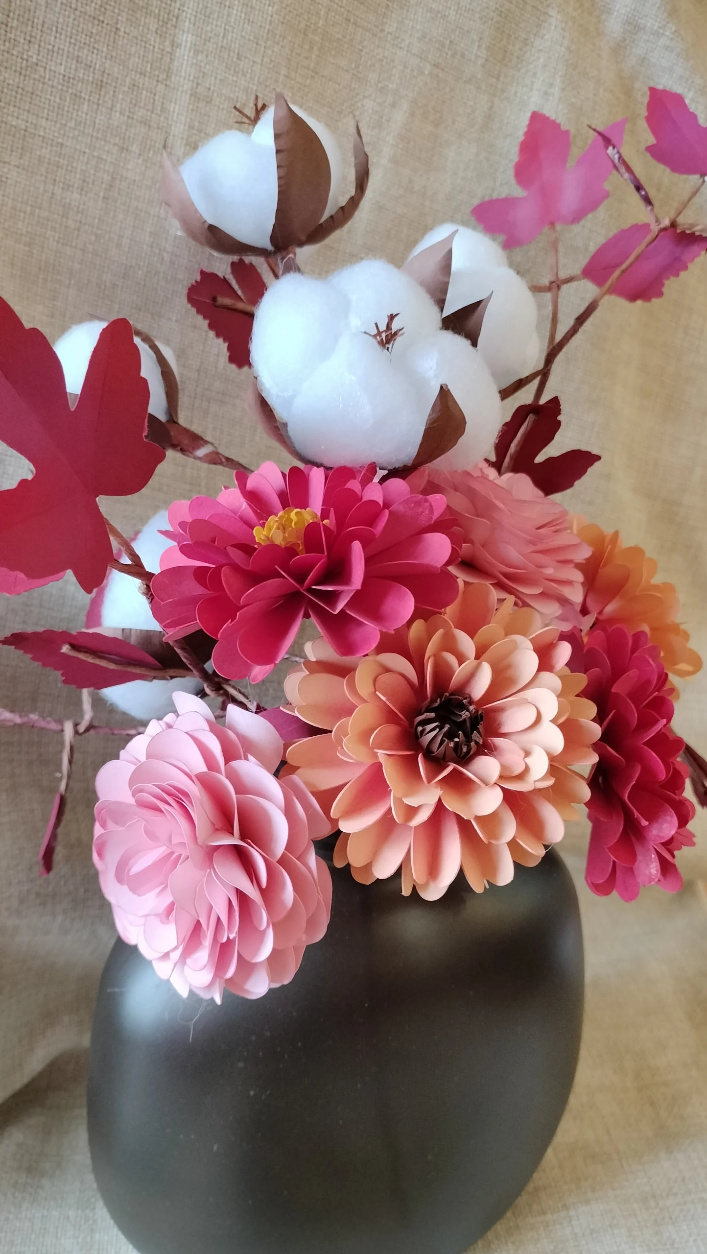 Bouquet autunnale realizzato con fiori di carta